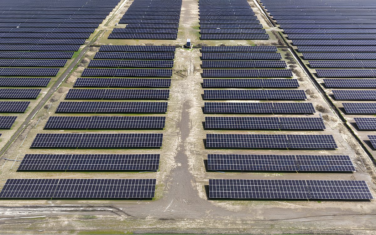 Aerial view of the Noor Chad array blocks laid out on desert ground