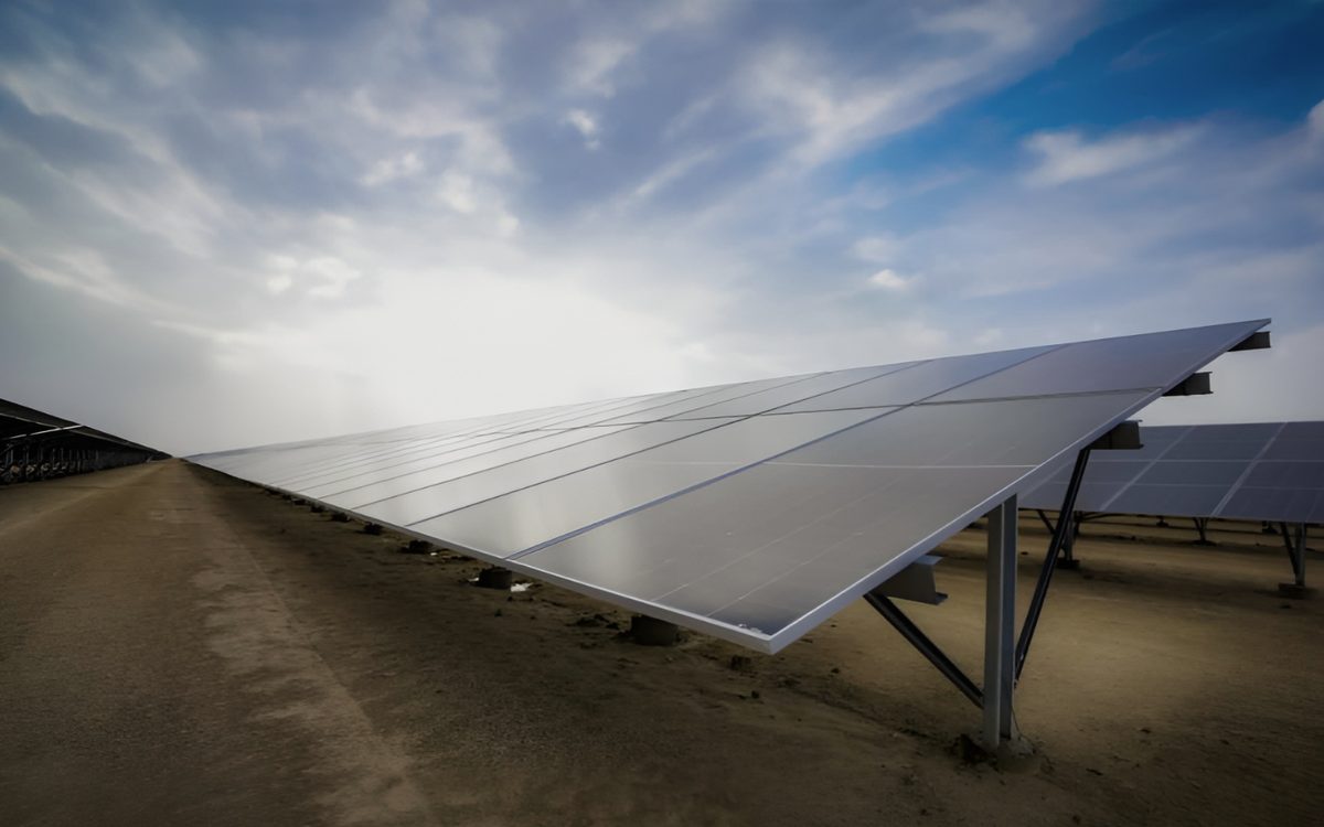 A single tilted module row at the Mocha plant, catching the light along its length