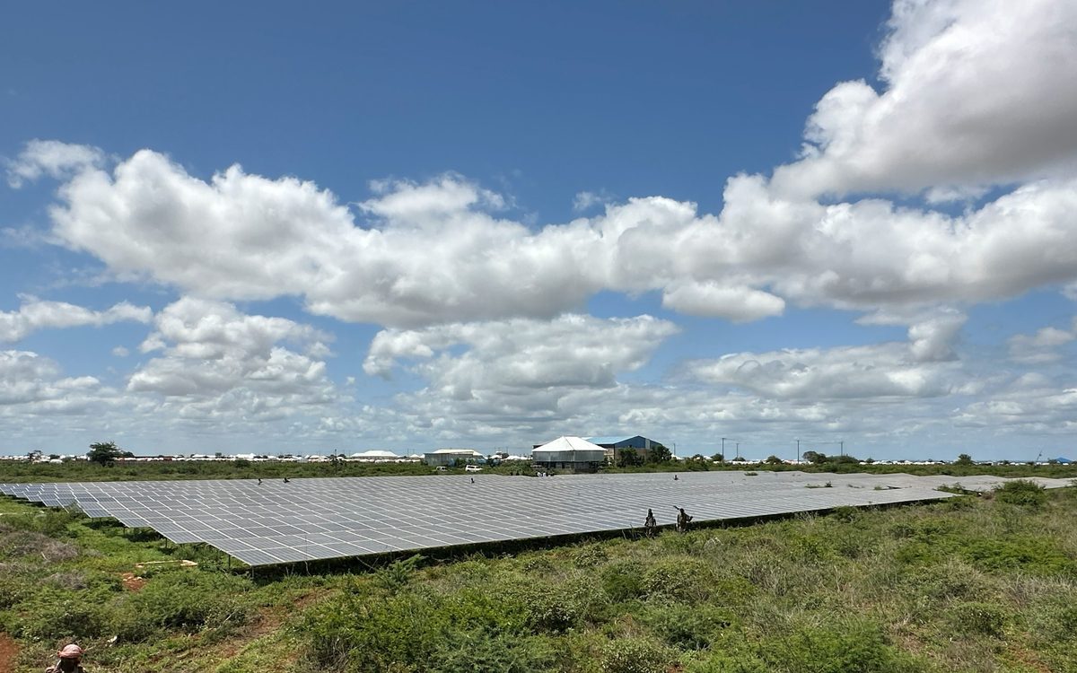 The Baidoa array on green ground beneath a wide cloudy sky